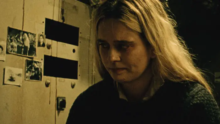 Lucía Zamora as Irina inside the bunker in Paradiso