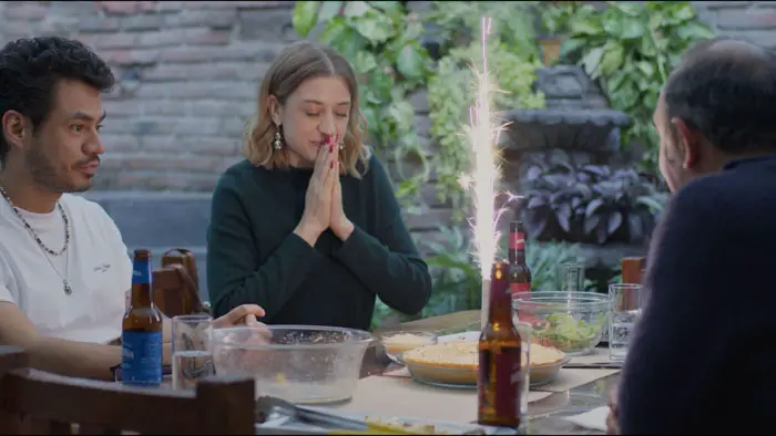 Majo celebrates her birthday dinner with Cris and family in (Don’t Know) How To Be. 